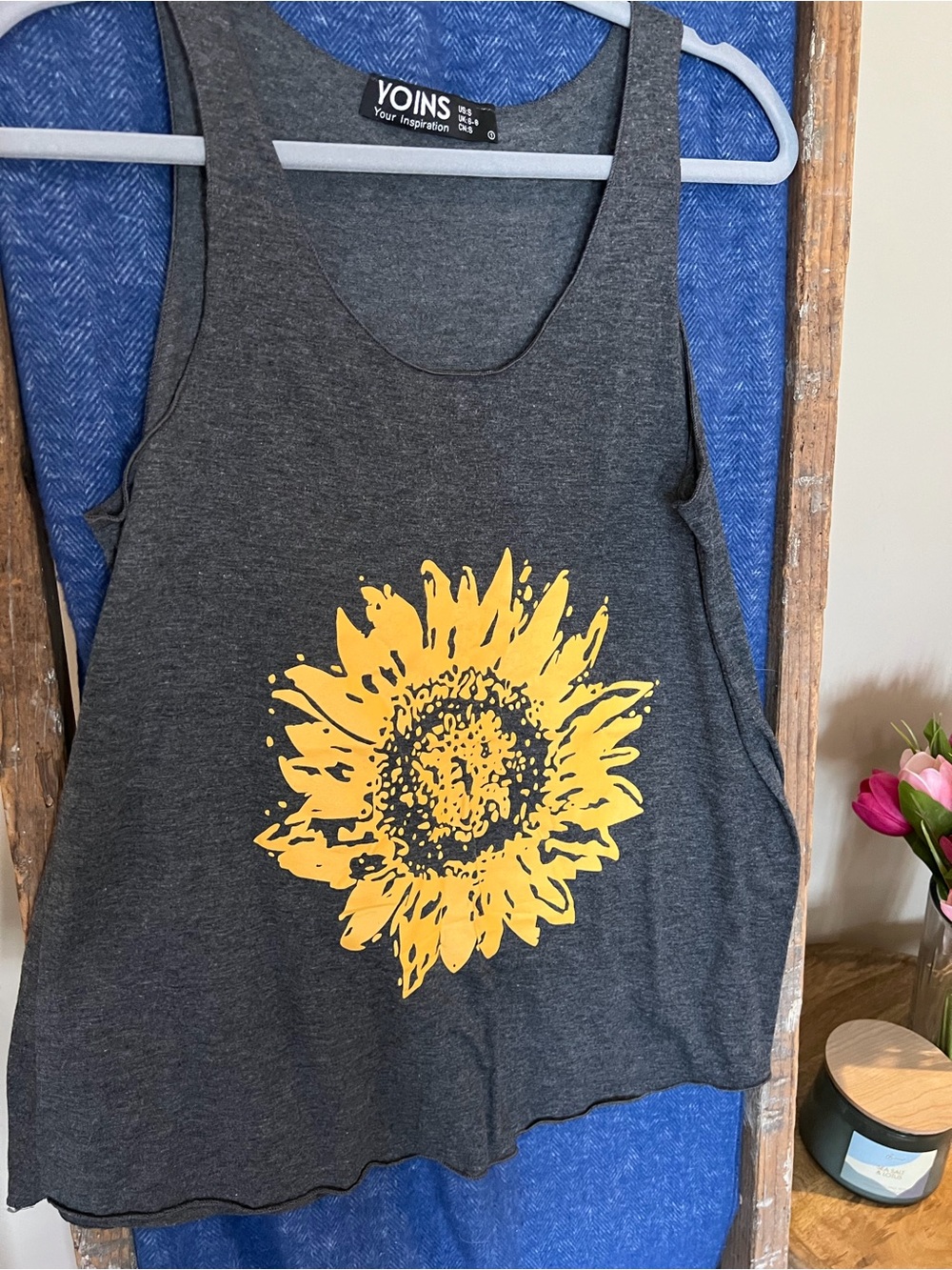 YOINS Dark Gray Tank Top with Yellow Sunflower Print